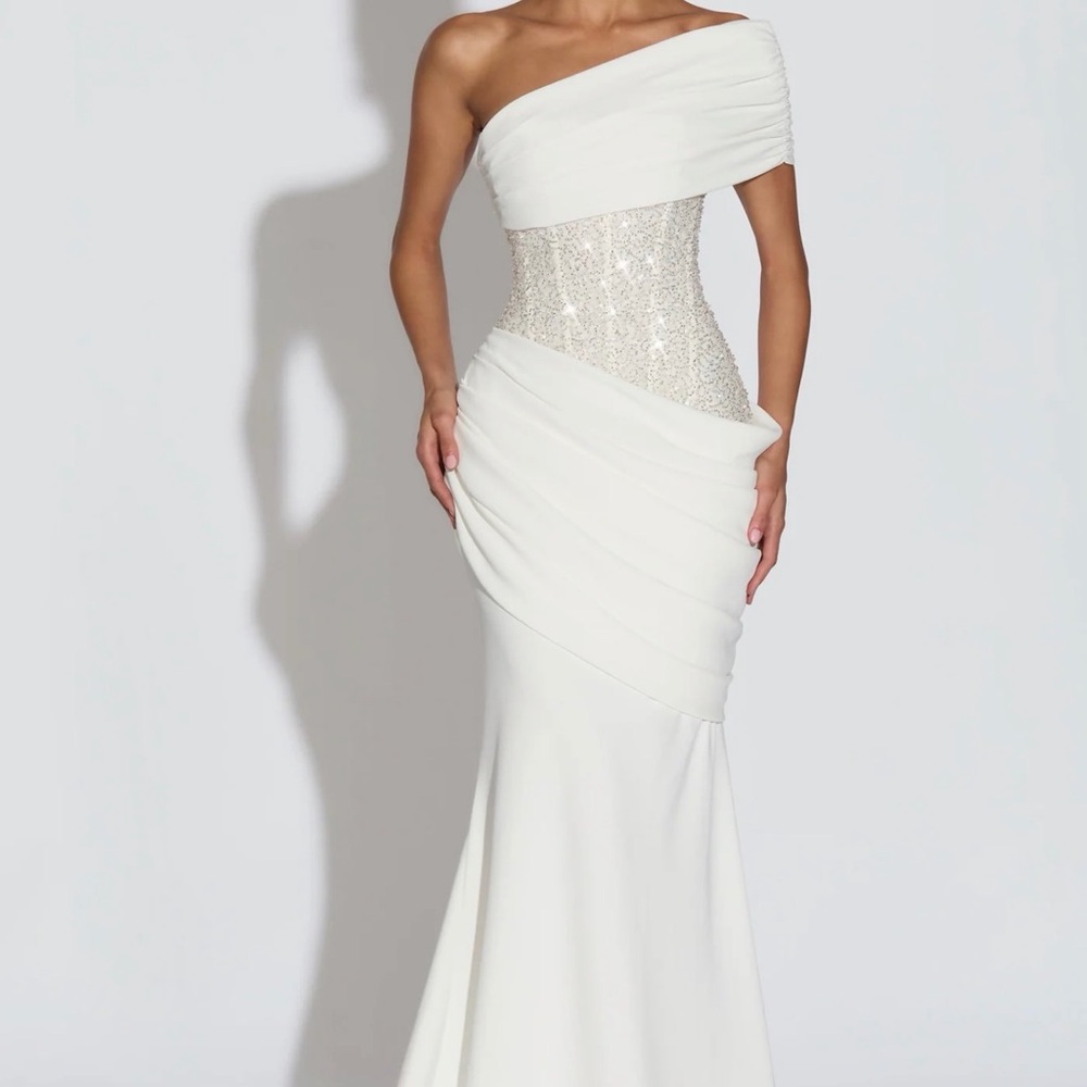 Chic One-Shoulder White Dress